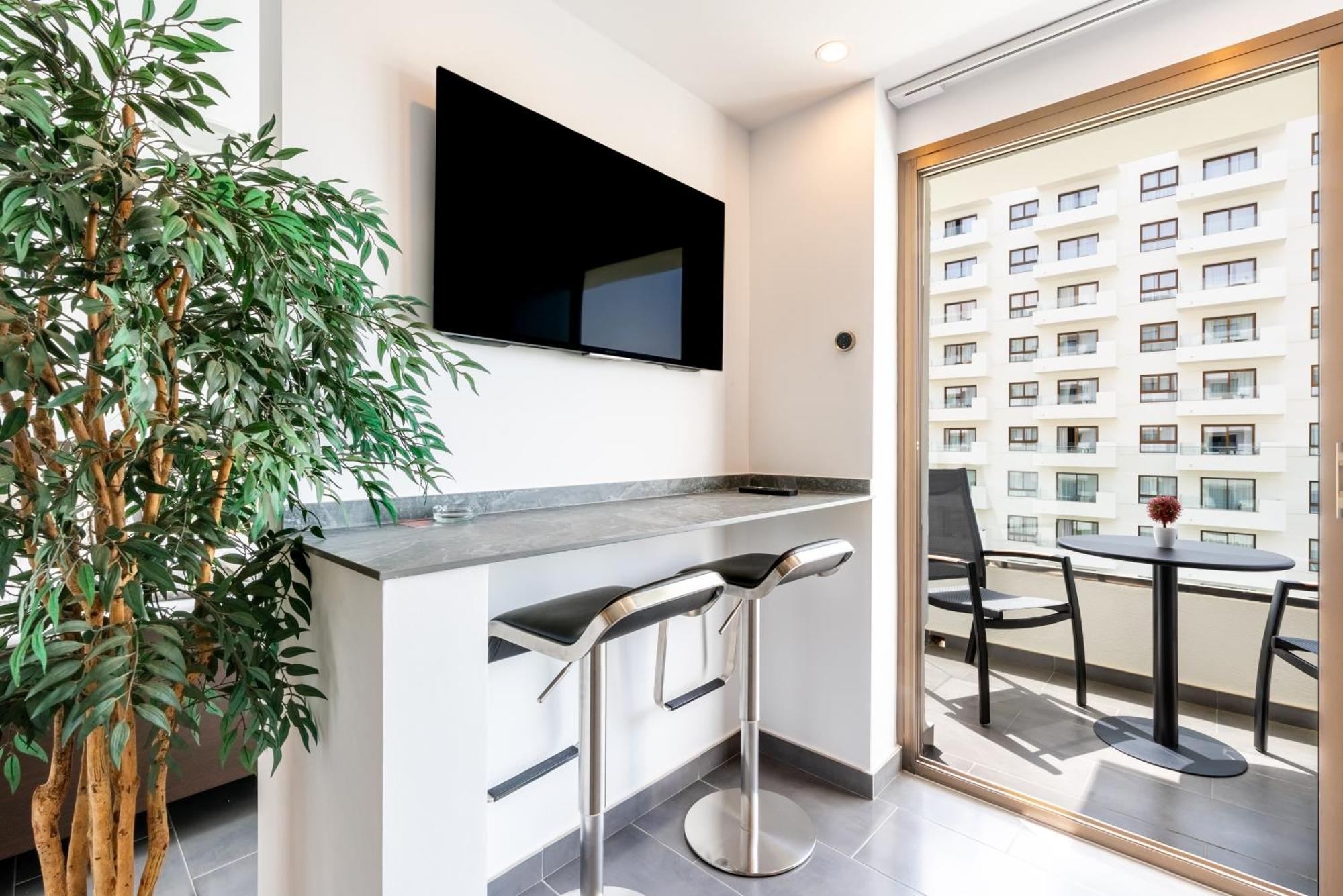 Wintowinrentals Executive Apt In Ocean House Complex Torremolinos Esterno foto